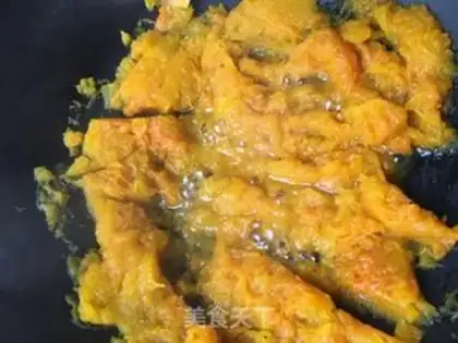 Make Air-fried pumpkin pie step 1