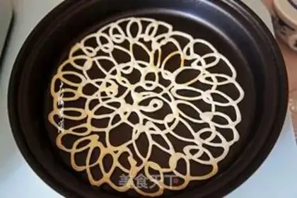 Make A lace egg roll step 7