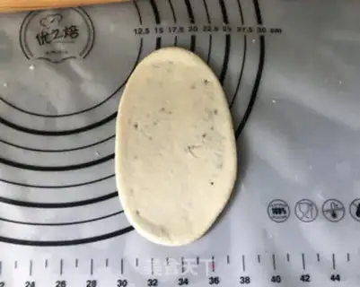 Make Heart-shaped black sesame rolls step 8