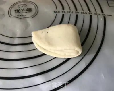 Make Heart-shaped black sesame rolls step 10