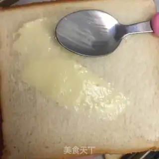 Make Caramel cheese toast step 1