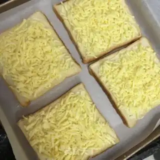 Make Caramel cheese toast step 2