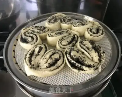Make Heart-shaped black sesame rolls step 15