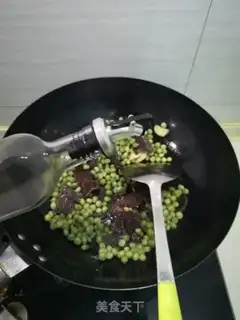 Make Salt beef fried peas step 5