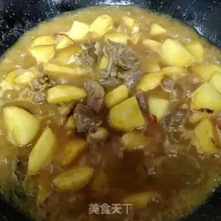 Make Beef curry potatoes step 5
