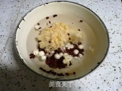 Make Red beans, silver ears step 0