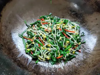 Make Soccer bean sprouts step 6