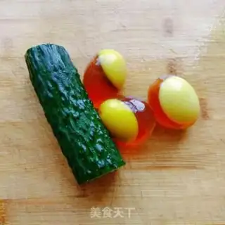 Make cucumber with eggs step 0