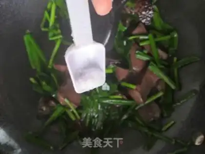 Make Scrambled pig blood step 8