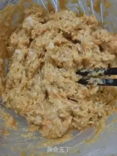 Make Carrot pork dumplings step 3