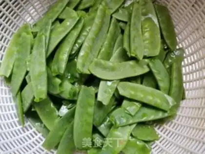 Make Crab-flavored beans step 0