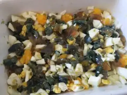 Make Three-coloured eggs step 1