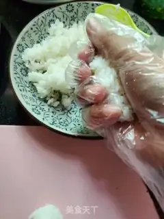 Make Seagrass sushi step 7