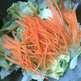 Make Vegetable salad at sea cucumber step 2