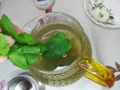 Make Honey mint tea step 4