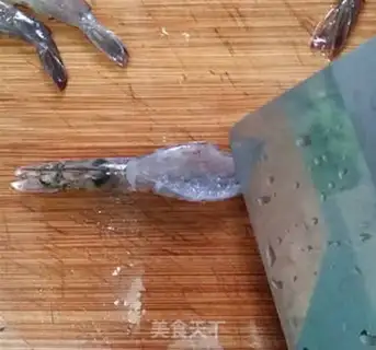 Make Garlic fan to shrimp step 2