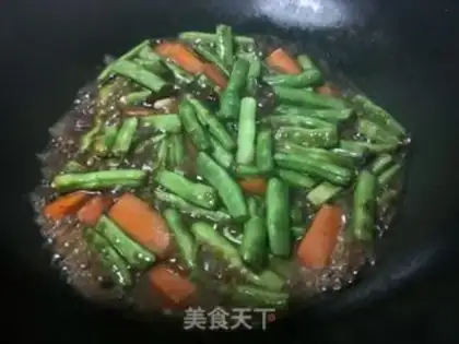Make Garlic carrots and beans step 8