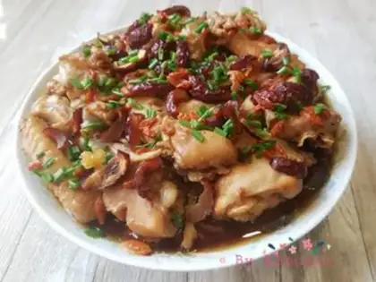 Make A chicken with red dates step 13