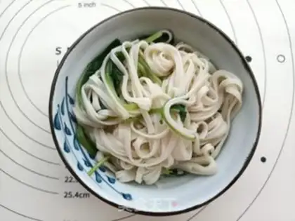 Make Spicy noodles step 3