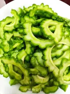Make A cold, bitter melon step 1