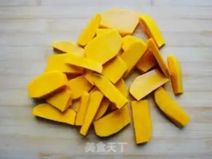 Make Pumpkin peanut soup step 2