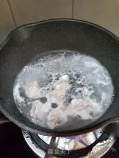 Make Subsea coconut ribs soup step 1