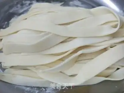 Make Tomato hot noodles step 1