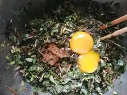 Make Steamed horse teeth, egg and vegetable step 11