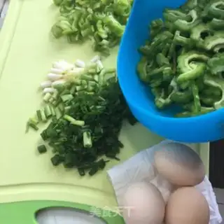 Make Eggs and peppers step 0