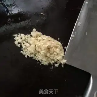 Make Garlic fan ink fish step 1