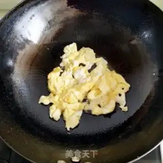 Make Egg and vegetable noodles step 1