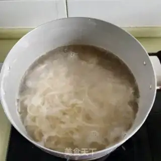 Make Egg and vegetable noodles step 2