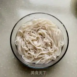 Make Egg and vegetable noodles step 3