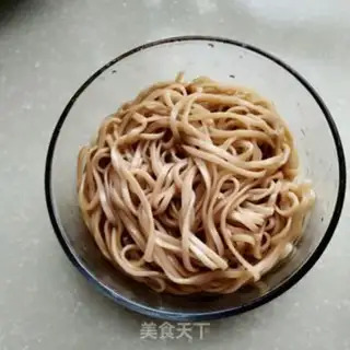 Make Egg and vegetable noodles step 4