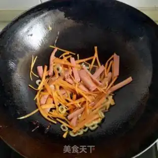 Make Egg and vegetable noodles step 6