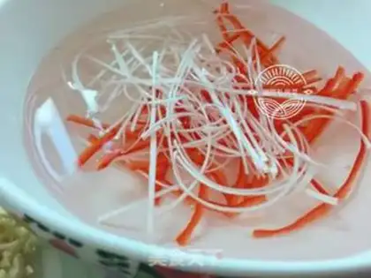 Make The greasy hand tore the garlic step 4