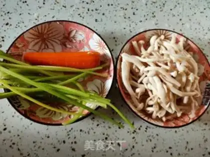 Make White mushrooms with carrots step 0