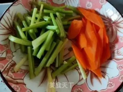 Make White mushrooms with carrots step 1