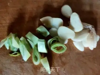 Make White mushrooms with carrots step 2