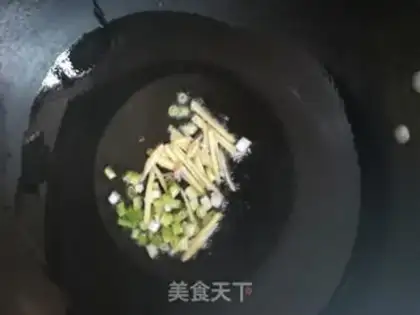 Make cucumber pasta step 1