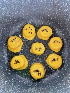 Make Egg banana cake step 2