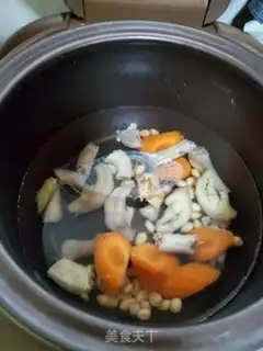 Make Peanut chicken feet carrot soup step 3