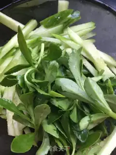 Make A cucumber with heartbrush step 5
