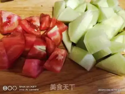 Make Sugar melon tomato egg salad step 1
