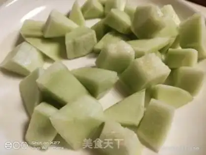 Make Sugar melon tomato egg salad step 2