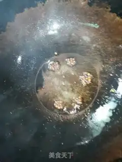 Make Scrambled eggs step 1