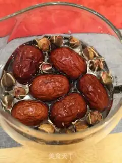 Make "Red dates and rose tea from the Golden Bread." step 0