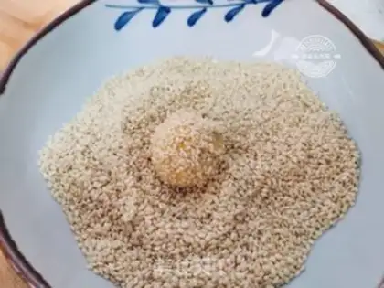 Make Pumpkin ball step 8