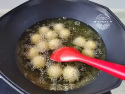 Make Pumpkin ball step 11