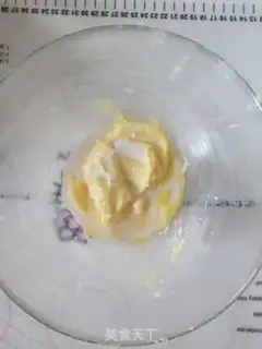Make A mini lemon tower step 1